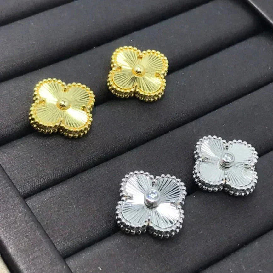 [Stellar Jewelry]CLOVER MINI 9.5MM LASER EARRINGS