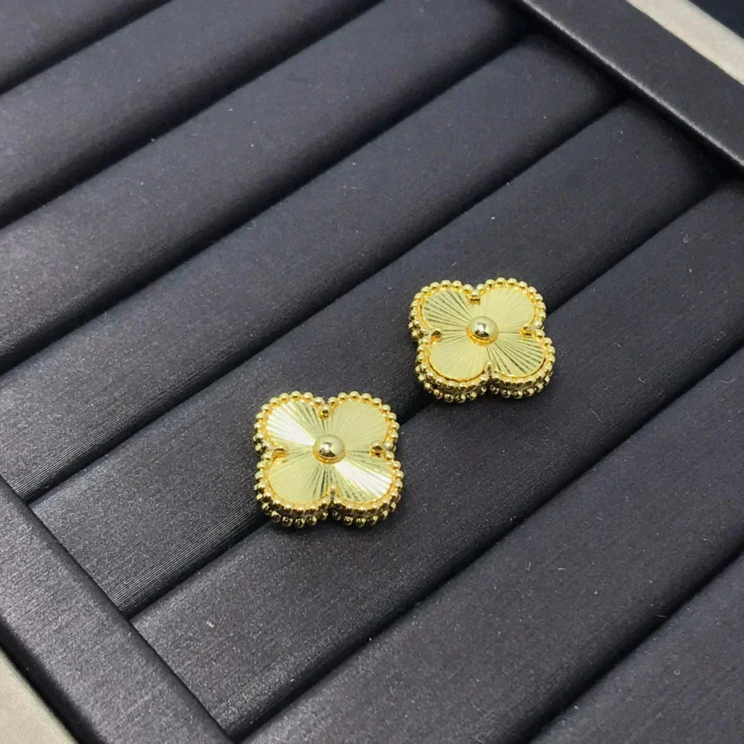 [Stellar Jewelry]CLOVER MINI 9.5MM LASER EARRINGS