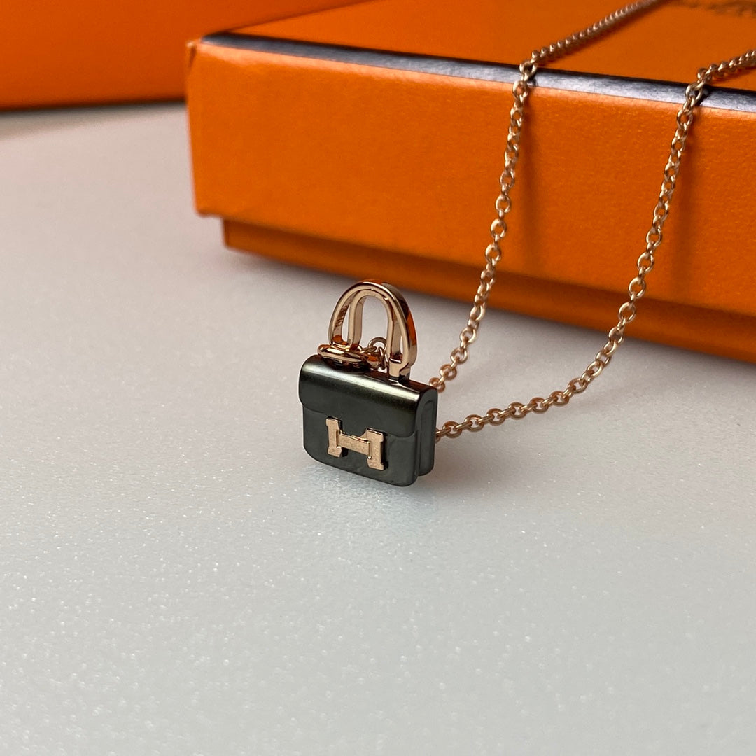 [Stellar Jewelry]CONSTANCE BLACK PEDANT PINK GOLD NECKLACE