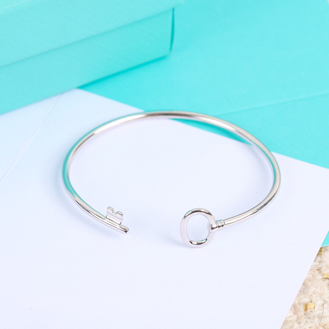 [Stellar jewels]KEY WIRE OVAL BRACELET