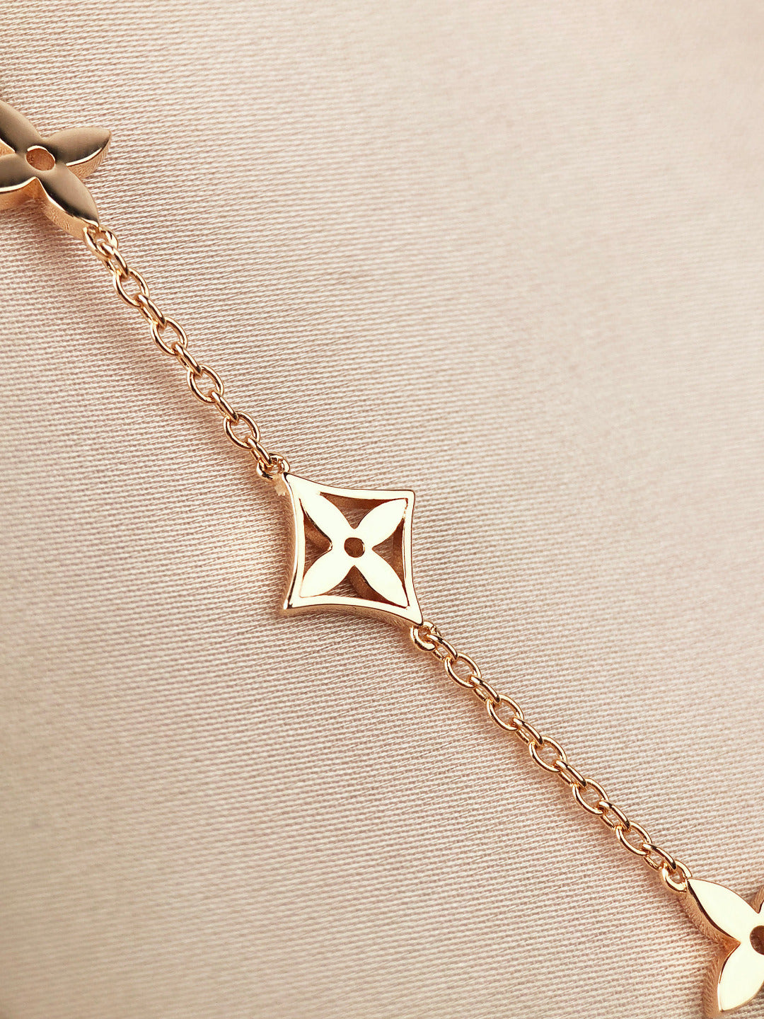 [Stellar Jewelry]STAR AND SUN 7 MOTIFS GOLD BRACELET