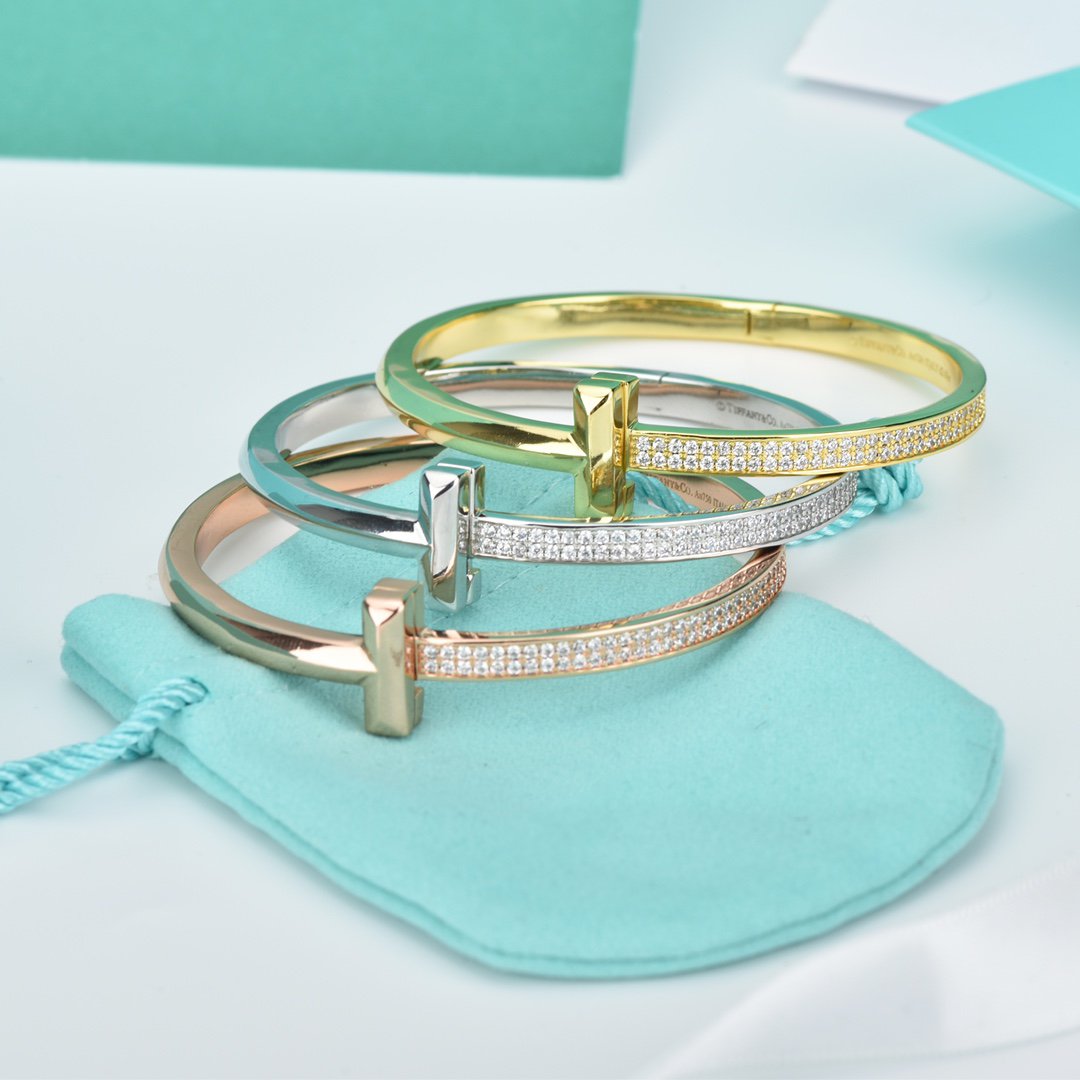 [Stellar jewels]WIDE DIAMONDS HINGED BANGLE