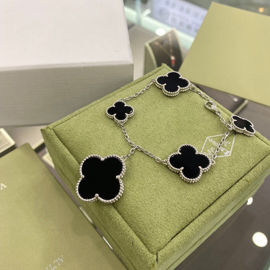 [Stellar Jewelry]CLOVER 5 MOTIFS SIVLER ONYX BRACELET