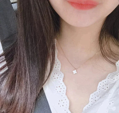 [Stellar Jewelry]CLOVER MINI 9.5MM WHITE MOTHER-OF-PEARL NECKLACE