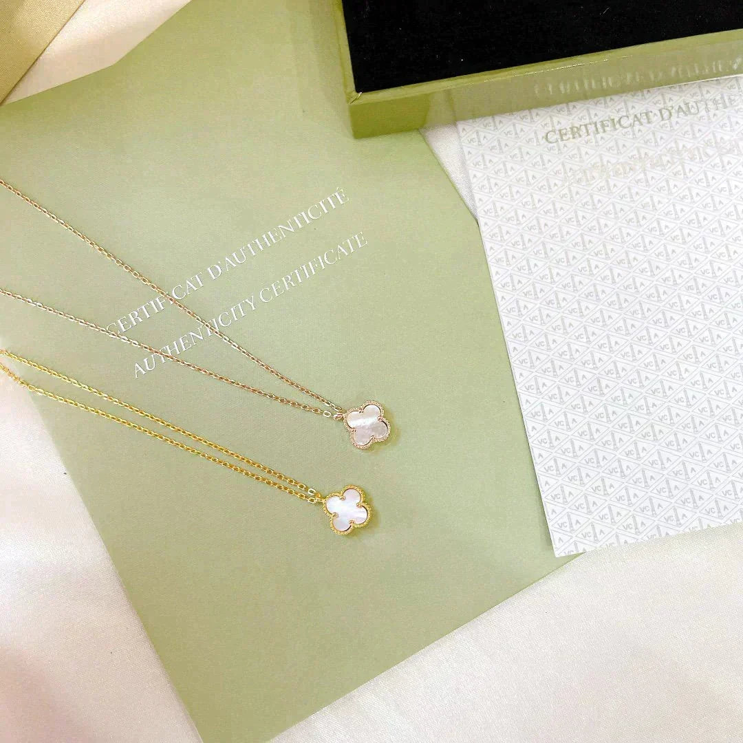 [Stellar Jewelry]CLOVER MINI 9.5MM WHITE MOTHER-OF-PEARL NECKLACE