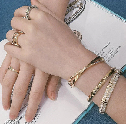 [Stellar jewels]NARROW HINGED BANGLEIN WITH DIAMONDS SMALL