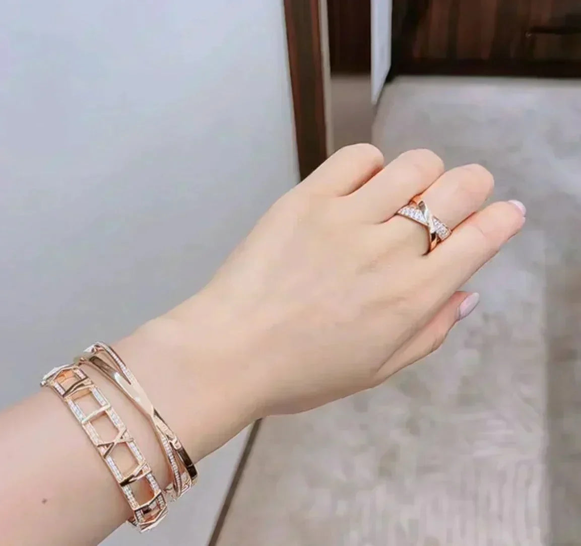 [Stellar jewels]NARROW HINGED BANGLEIN WITH DIAMONDS SMALL