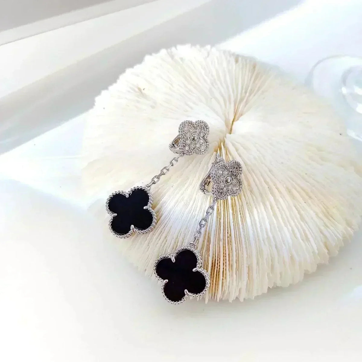 [Stellar Jewelry]CLOVER 2 MOTIFS  DIAMOND ONYX EARRINGS SILVER