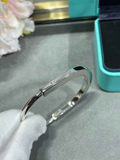 [Stellar jewels]LOCK BRACELET 8 DIAMOND