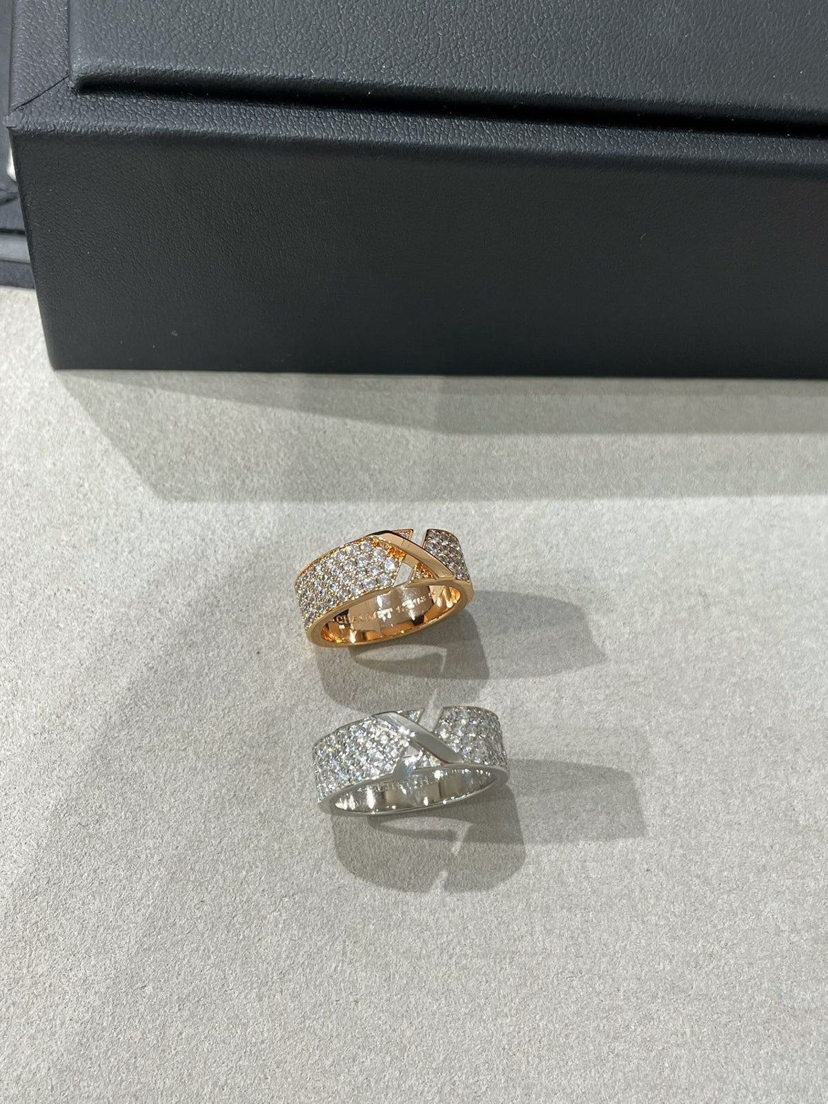 [Stellar Jewelry]LIENS EVIDENCE  DIAMOND PAVED RING