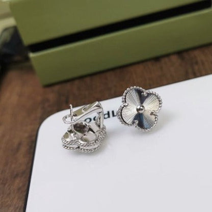 [Stellar Jewelry]CLOVER MEDIUM STUD EARRINGS