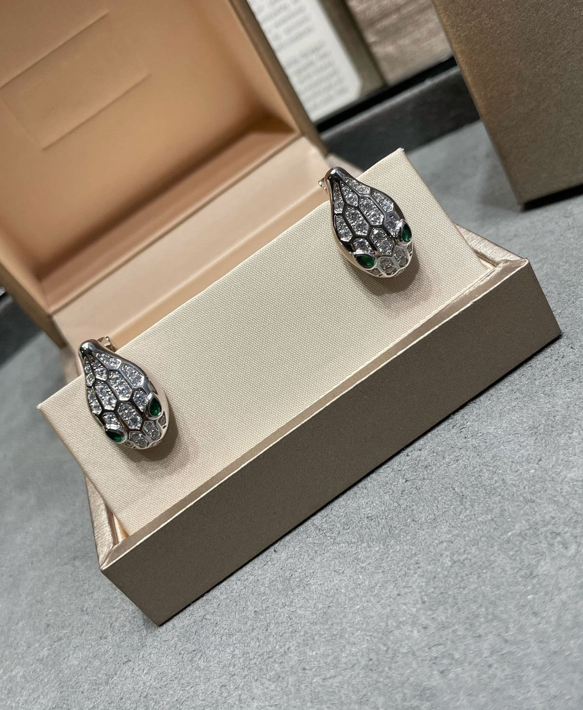 [Stellar Jewelry]SERPENT DIAMOND STUD EARRINGS
