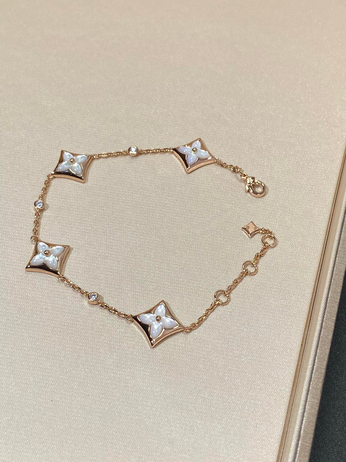[Stellar Jewelry]STAR 4 MOTIF MOP DIAMOND PINK GOLD BRACELET