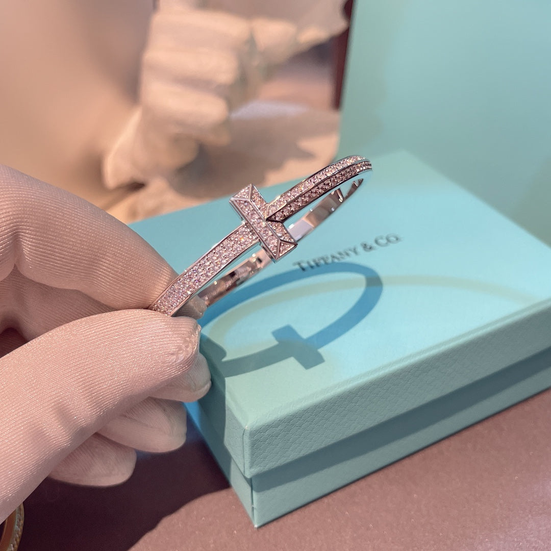 [Stellar jewels]T1 WIDE HINGED BANGLE DIAMOND PAVED BRACELET