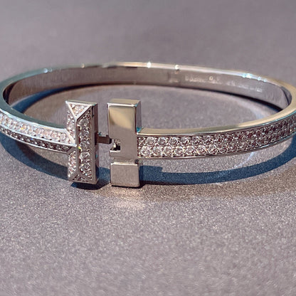 [Stellar jewels]T1 WIDE HINGED BANGLE DIAMOND PAVED BRACELET