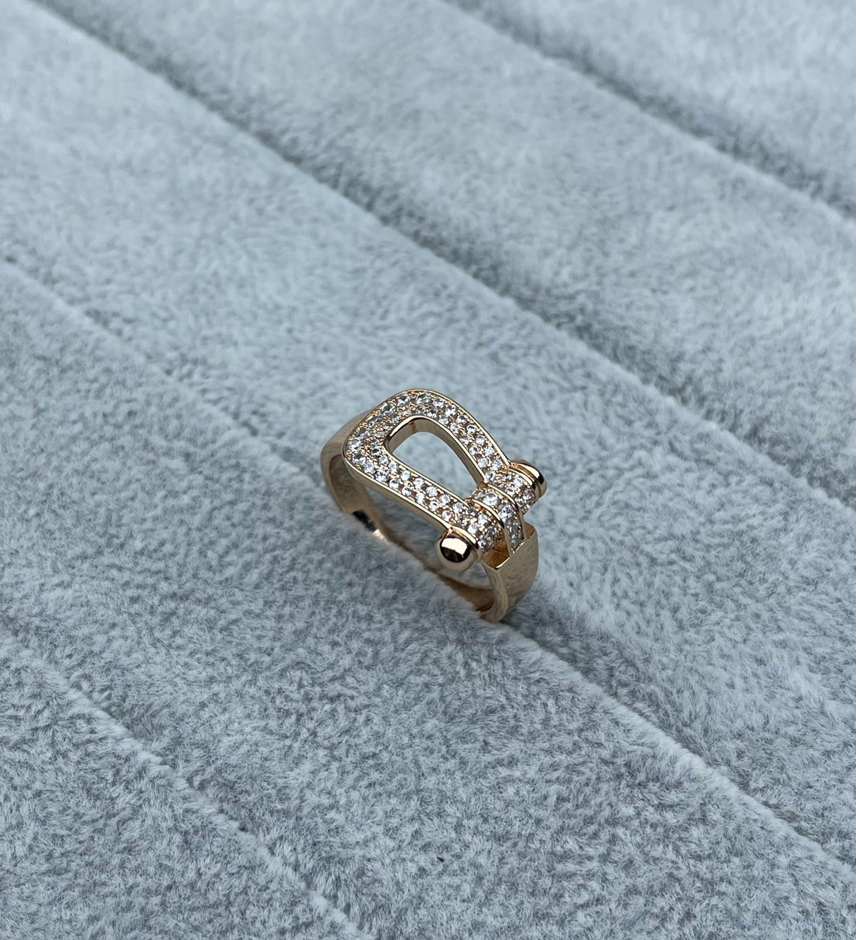 [Stellar Jewelry]Wide Hoof-Shaped Diamond-Studded Ring
