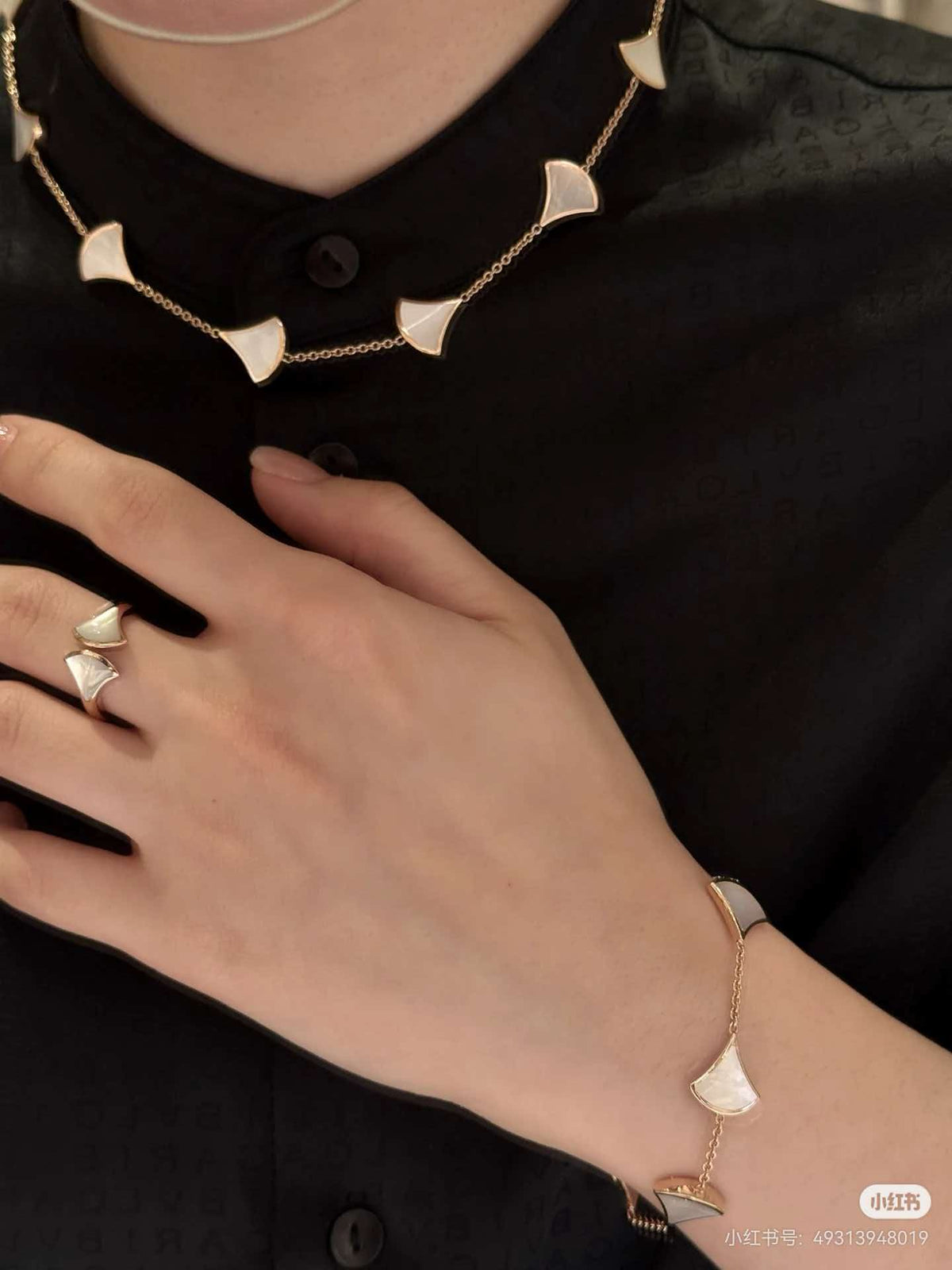 [Stellar Jewelry]BVLGARI 10-Motif White Mother-of-Pearl Necklace