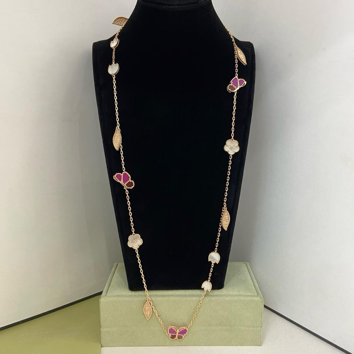 [Stellar  Jewelry]ROSE QUARTZ MIXED FLOWER BUTTERFLY SWEATER CHAIN