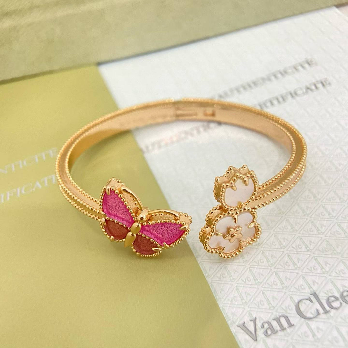 [Stellar  Jewelry]ROSE QUARTZ THREE‑IN‑ONE BUTTERFLY BRACELET