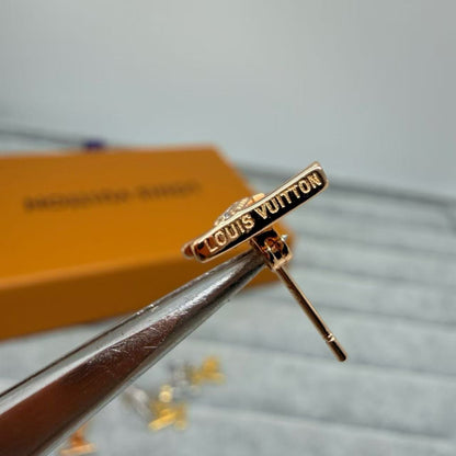 [Stellar Jewelry]LETTER STUDS WITH STONES
