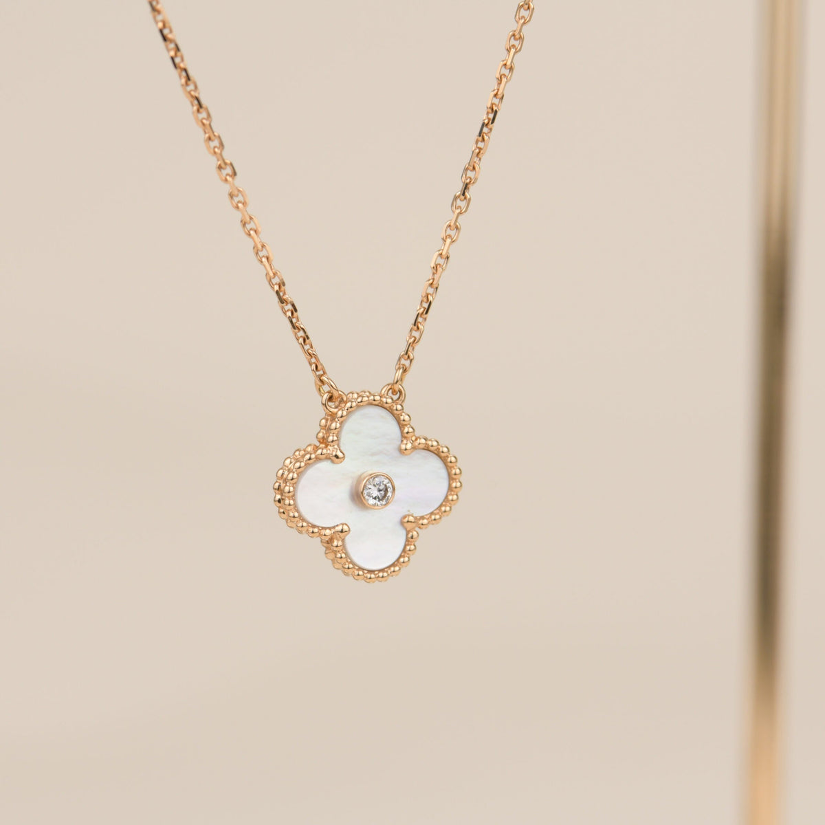 [Stellar Jewelry]CLOVER 15MM DIAMOND WHITE FRITILLARIA NECKLACE