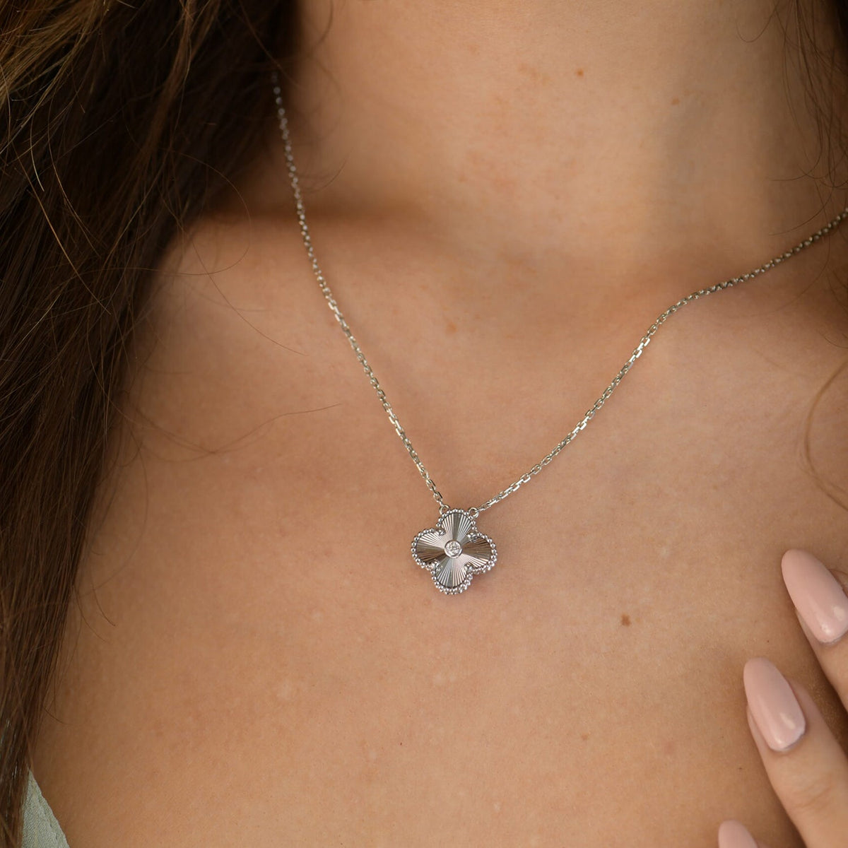 [Stellar Jewelry]CLOVER  15MM DIAMOND LASER NECKLACE SILVER