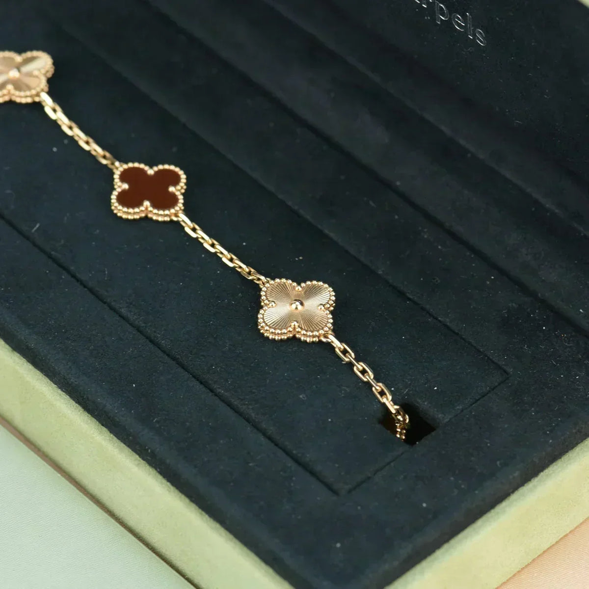 [Stellar Jewelry] CLOVER 5 MOTIF RED CORNELIAN BRACELET COLLECTION