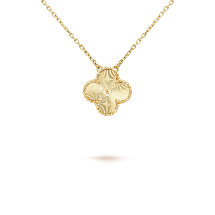 [Stellar Jewelry]CLOVER 15MM LASER NECKLACE AND BOX
