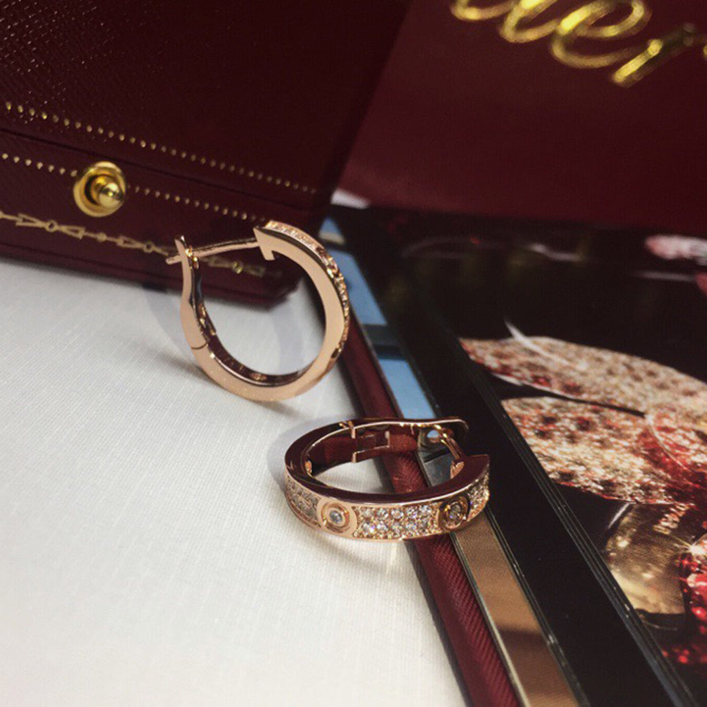 [Stellar Jewelry]LOVE 5.5MM DIAMOND PAVED EARRINGS