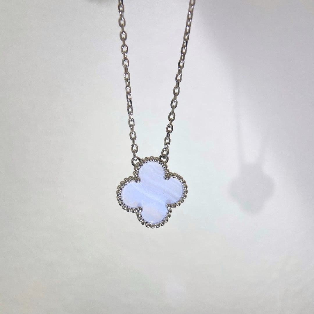 [Stellar Jewelry]CLOVER 15MM BLUE CHALCEDONY NECKLACE SILVER