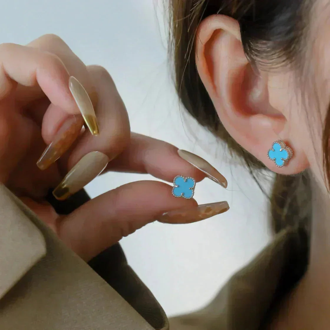 [Stellar Jewelry]CLOVER MINI 9.5MM ONYX STUD EARRINGS SILVER