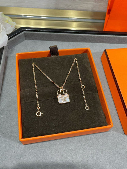 [Stellar Jewelry]H CIRCE MOISSANITE PENDANT NECKLACE GOLD