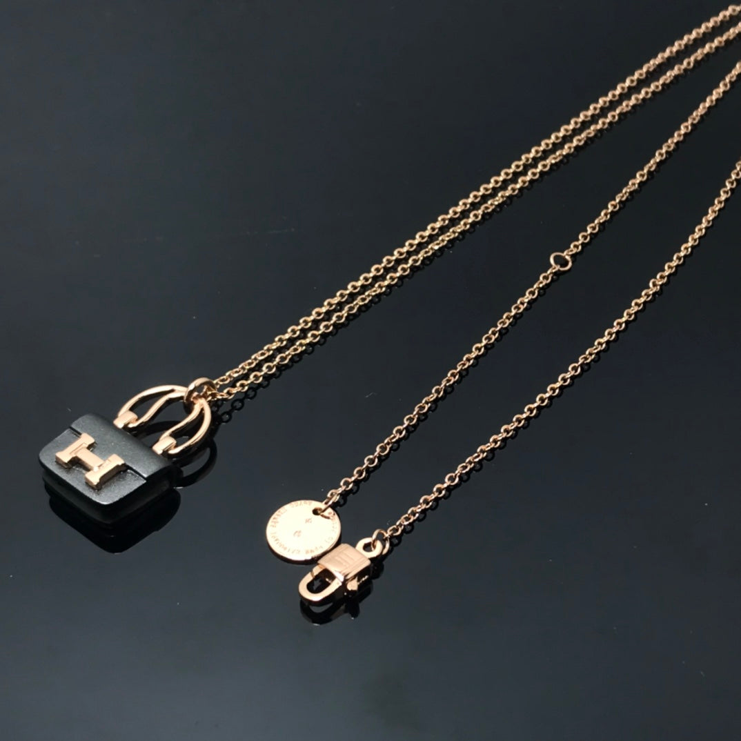[Stellar Jewelry]WOMEN'S HM AMULETTES CONSTANCE PENDANT NECKLACE