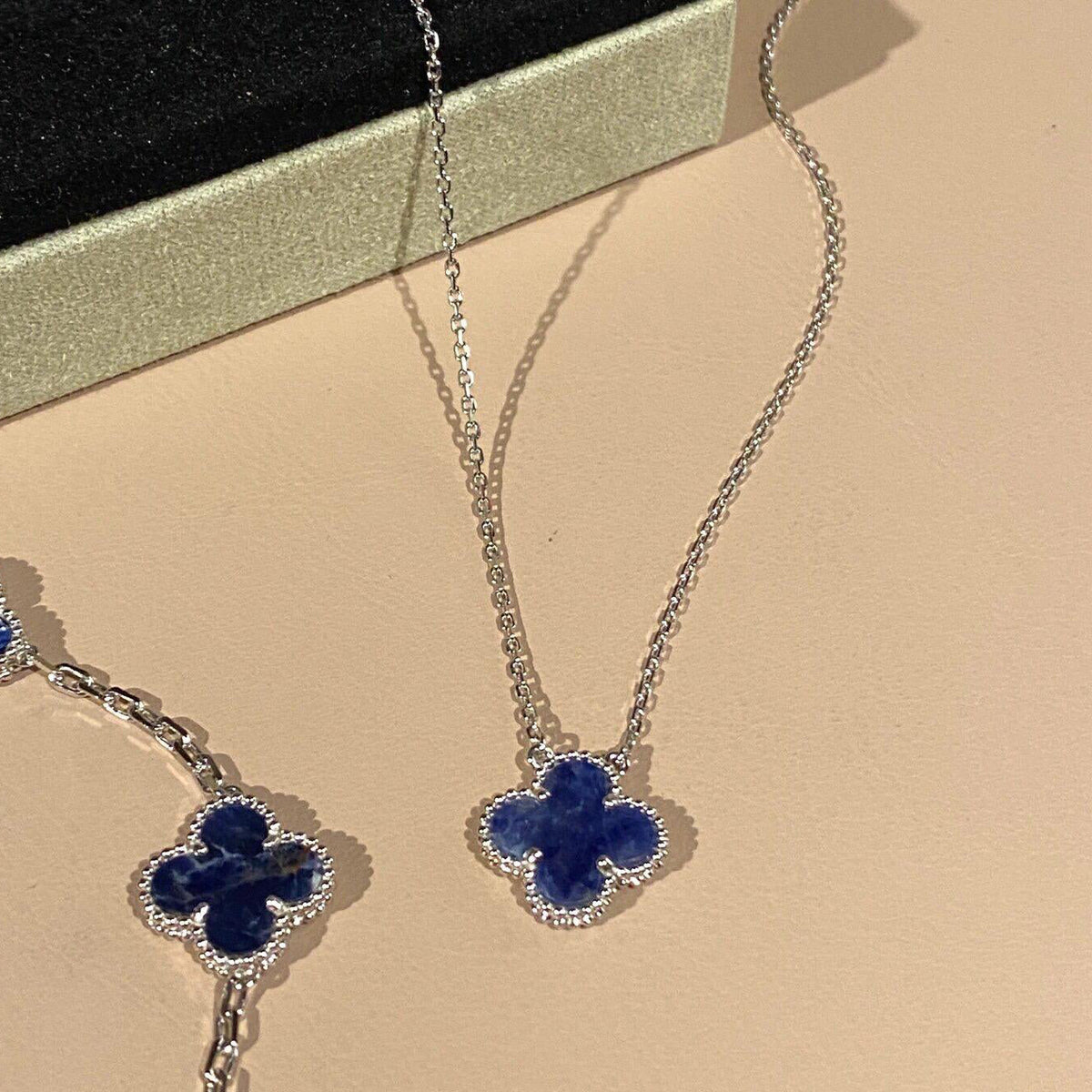 [Stellar Jewelry]CLOVER 15MM PIETERSITE NECKLACE SILVER