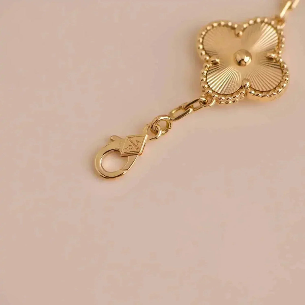 [Stellar Jewelry] CLOVER 5 MOTIF LASER BRACELET COLLECTION