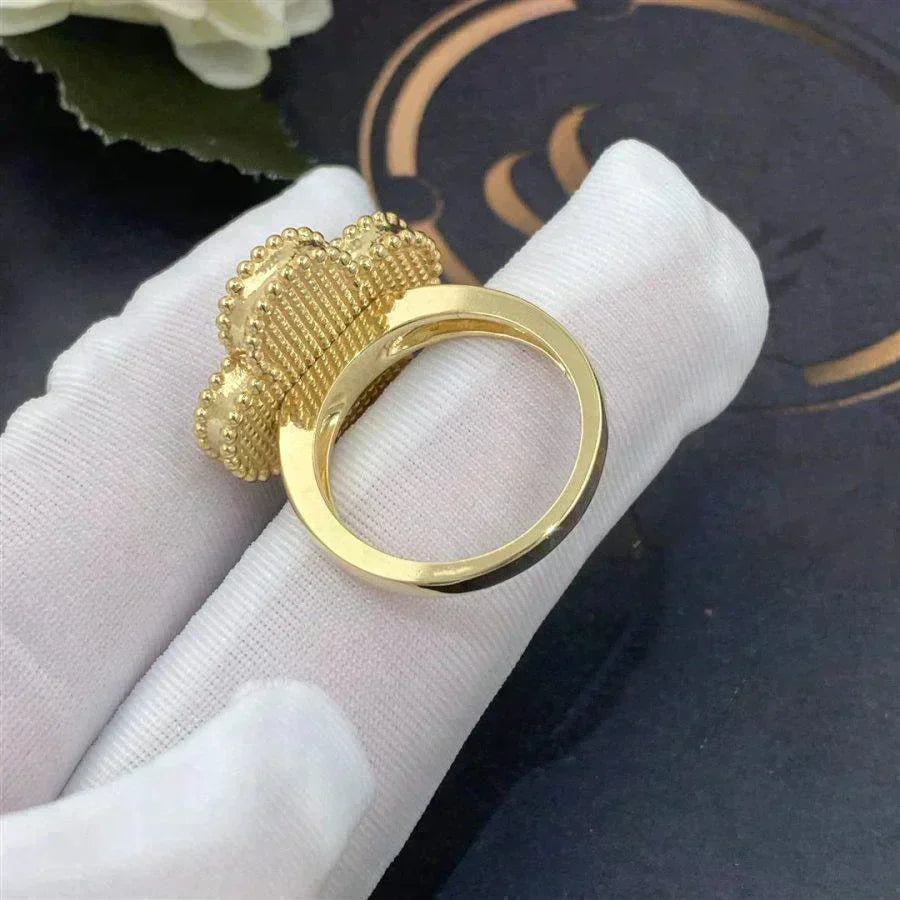 [Stellar Jewelry]CLOVER WHITE MOP RING