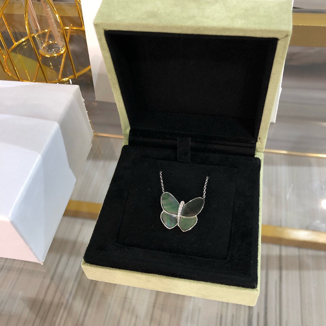 [Stellar Jewelry]LARGE BUTTERFLY SILVER PENDANT DIAMOND NECKLACE