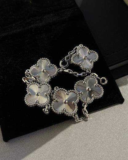 [Stellar Jewelry] CLOVER 5 MOTIF LASER BRACELET COLLECTION